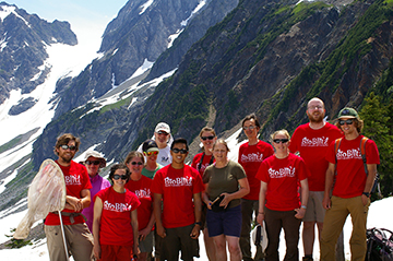Image of Sean Schoville and Rachel Slatyer during a Bioblitz in the North Cascades